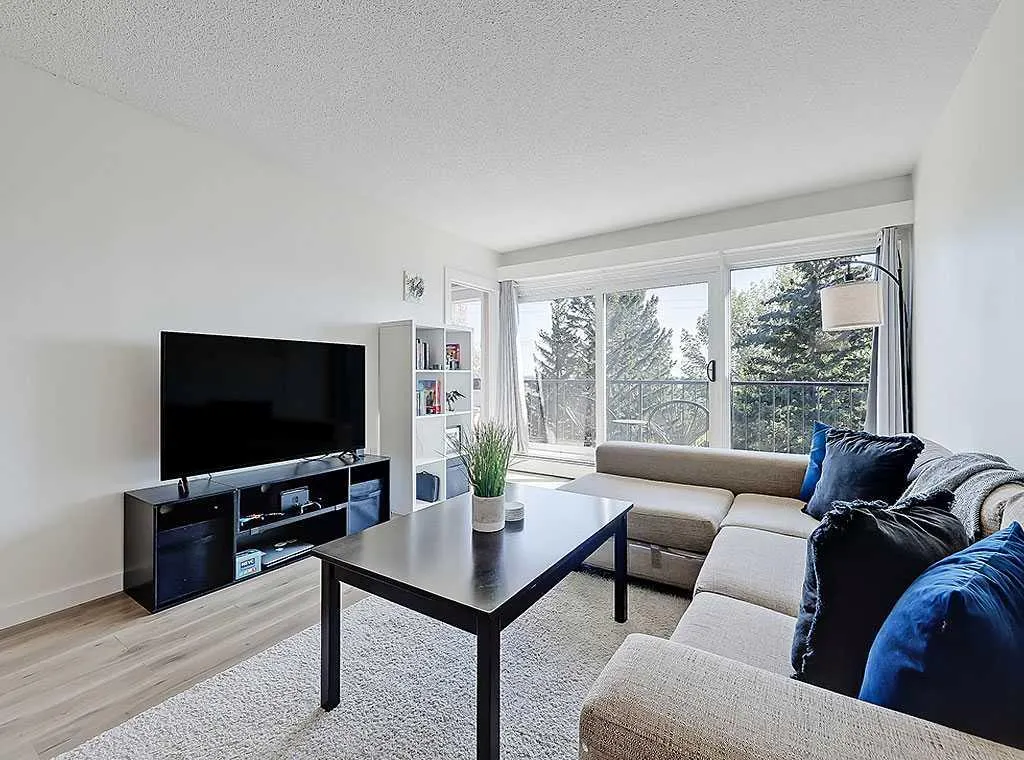 332 Cedar Crescent SW, #302
