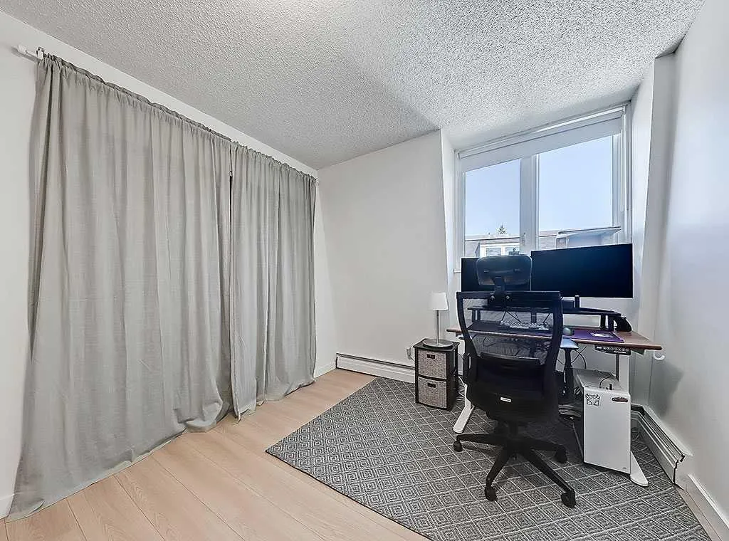 332 Cedar Crescent SW, #302