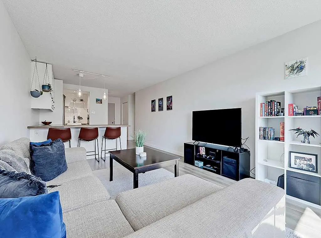 332 Cedar Crescent SW, #302