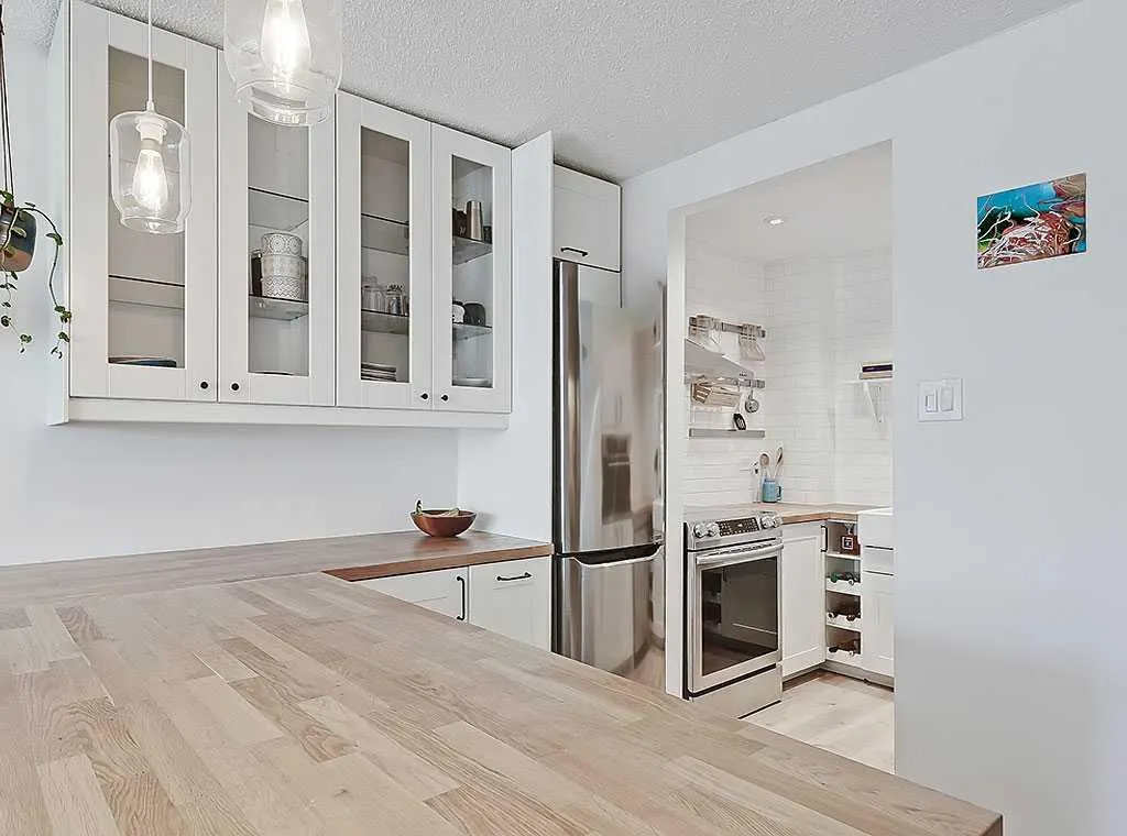 332 Cedar Crescent SW, #302
