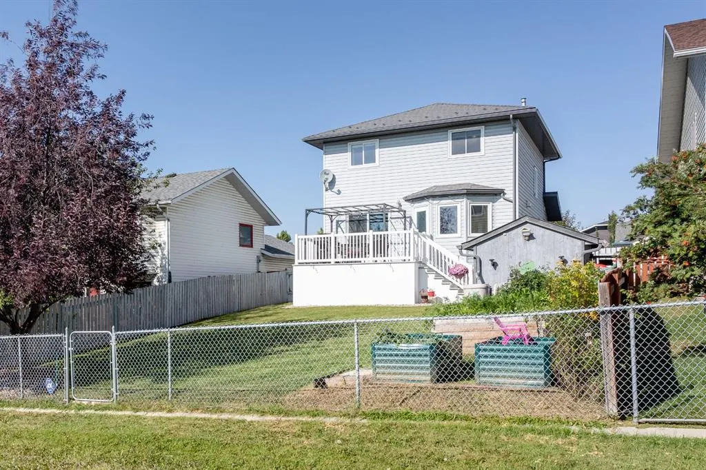 126 Elizabeth Way SE