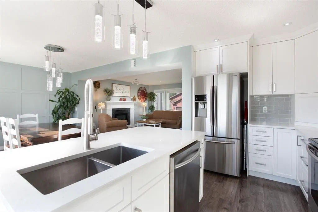 126 Elizabeth Way SE