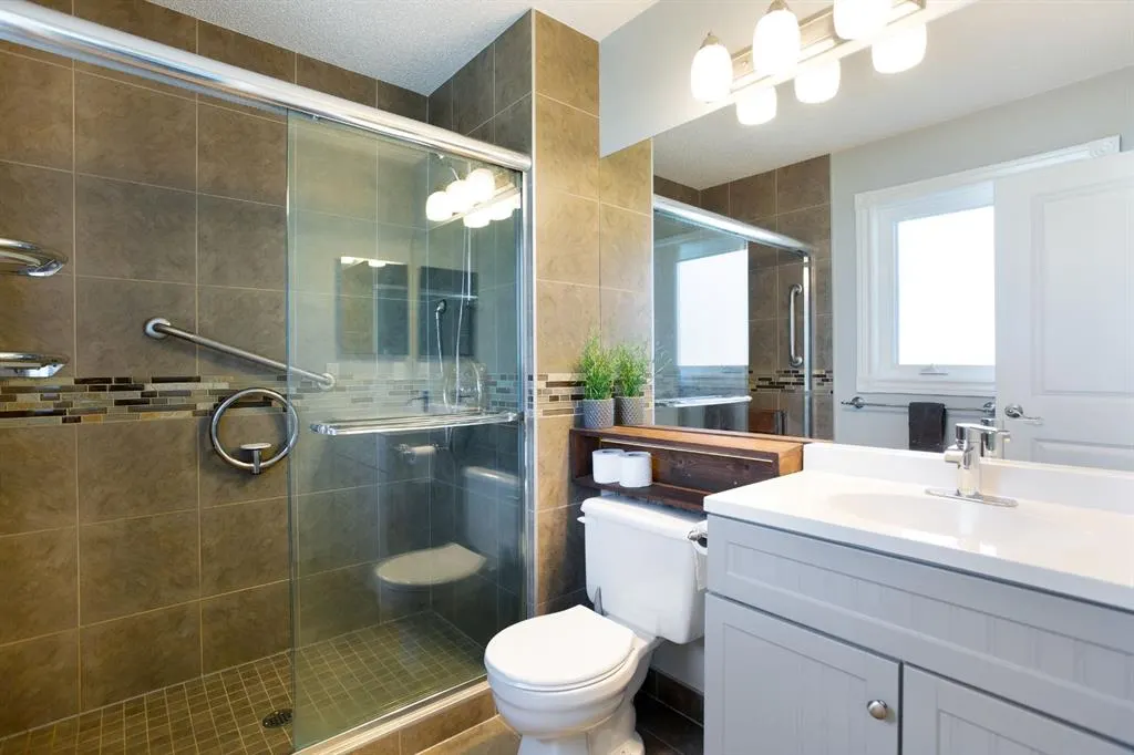 126 Elizabeth Way SE
