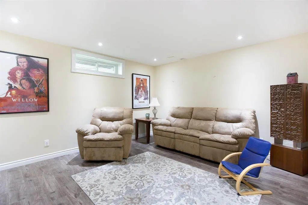 126 Elizabeth Way SE