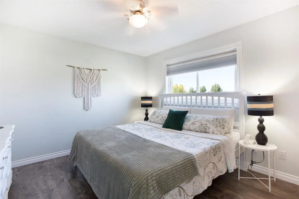 126 Elizabeth Way SE