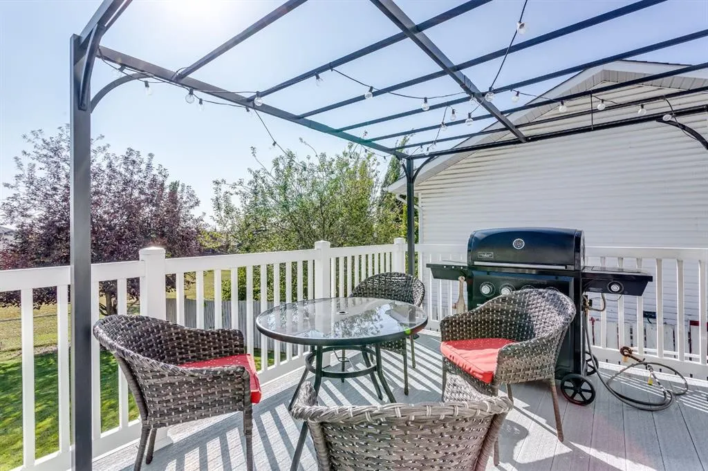 126 Elizabeth Way SE
