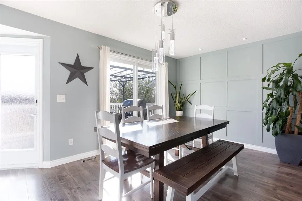126 Elizabeth Way SE