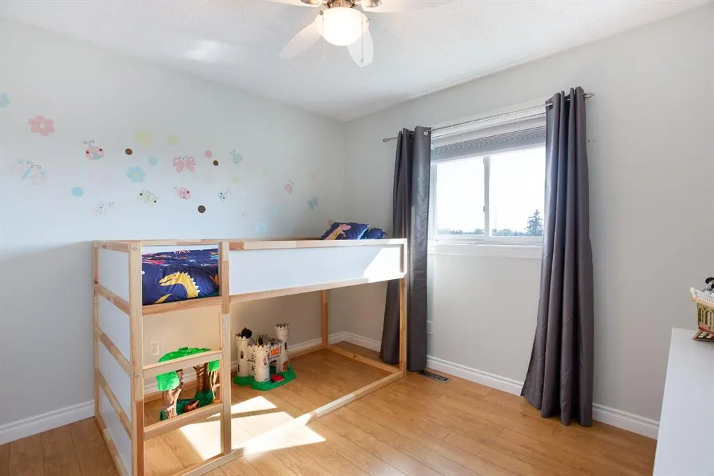 126 Elizabeth Way SE
