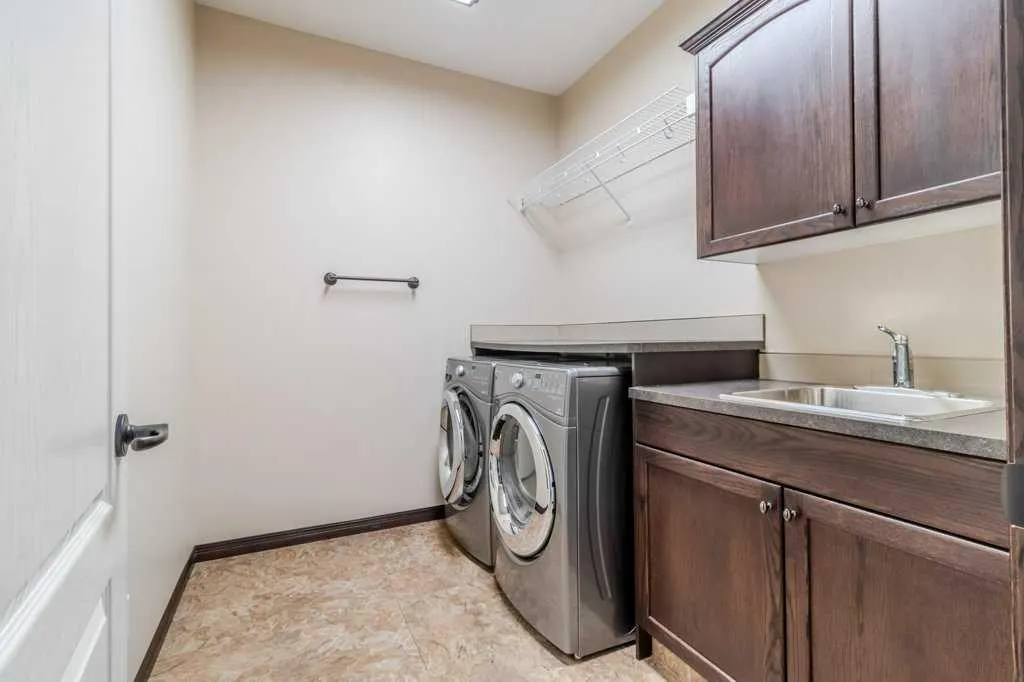 3 Vista Close