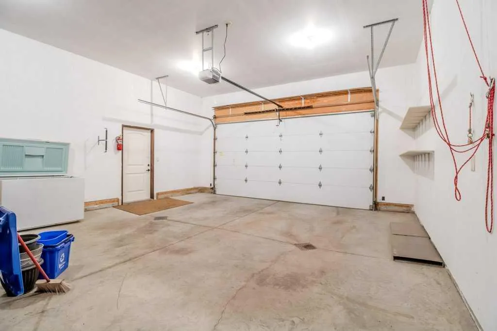 3 Vista Close