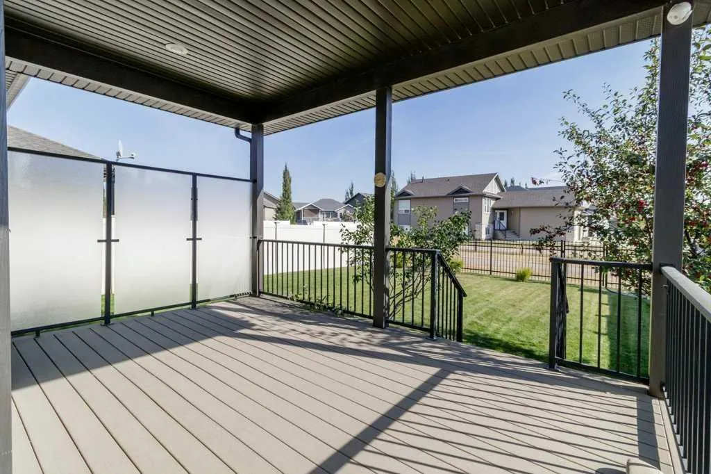 3 Vista Close