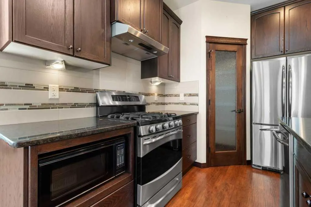 3 Vista Close
