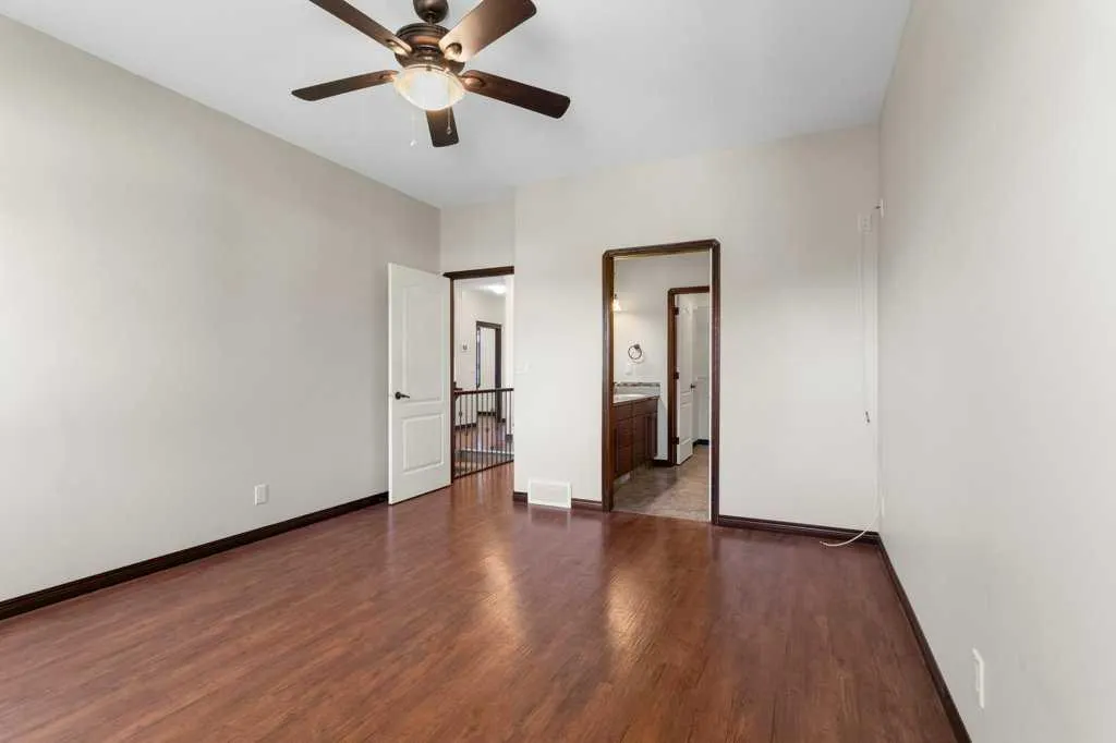 3 Vista Close