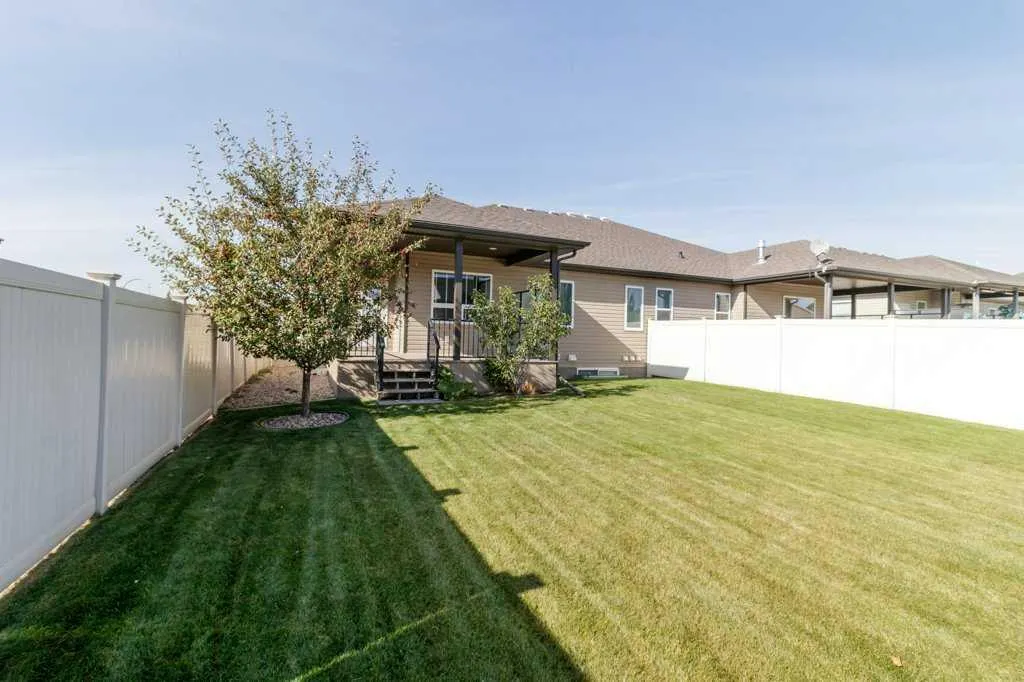 3 Vista Close