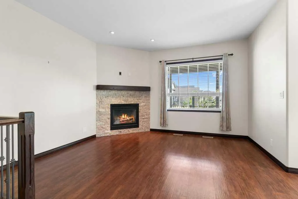 3 Vista Close
