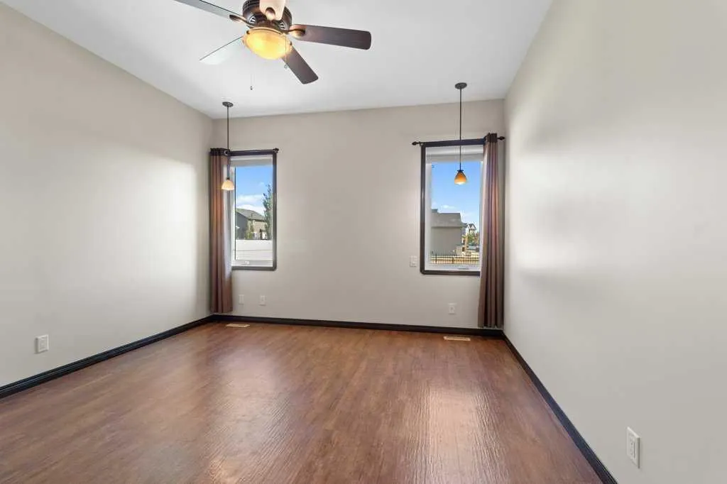 3 Vista Close