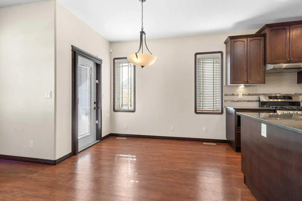 3 Vista Close