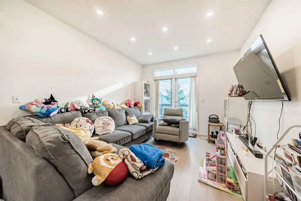125 Panatella Way NW, #2010