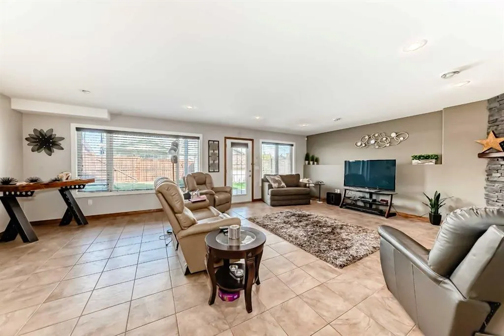 6387 Cedar Way
