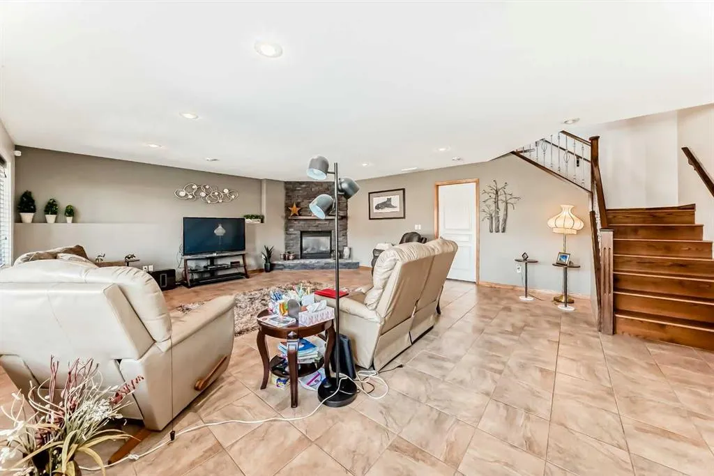 6387 Cedar Way