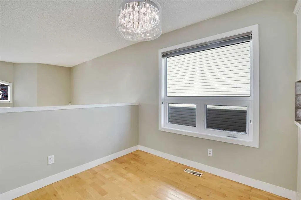 307 Arbour Grove Close NW