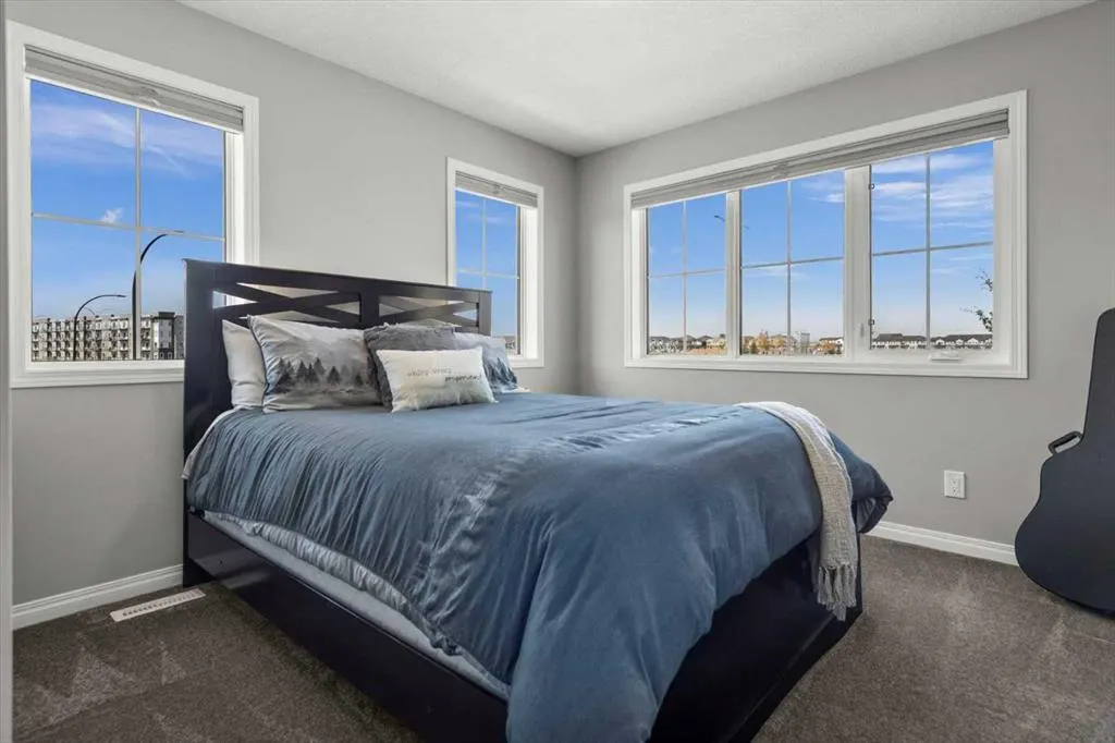62 Carrington Manor NW