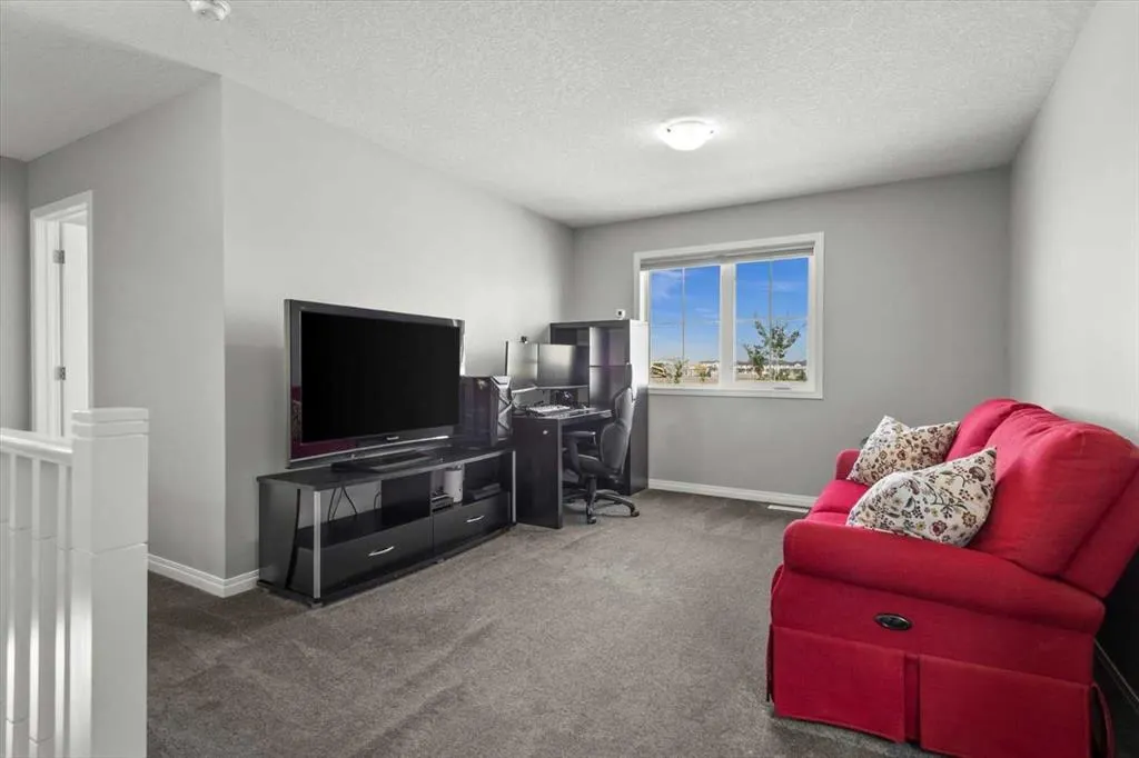 62 Carrington Manor NW