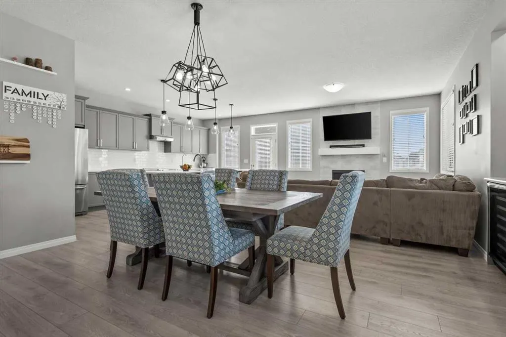 62 Carrington Manor NW