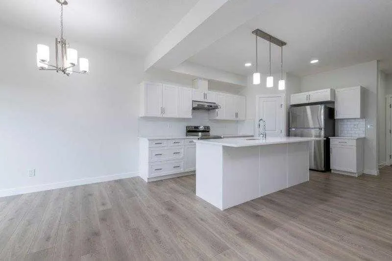 33 Walcrest Lane SE