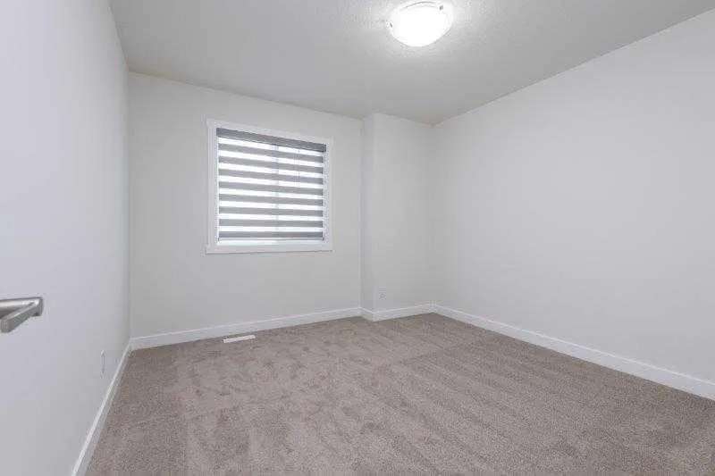 33 Walcrest Lane SE