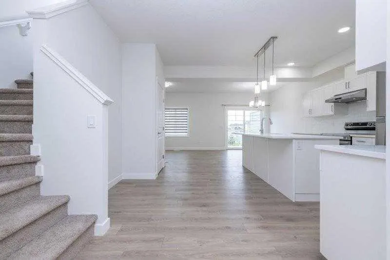 33 Walcrest Lane SE