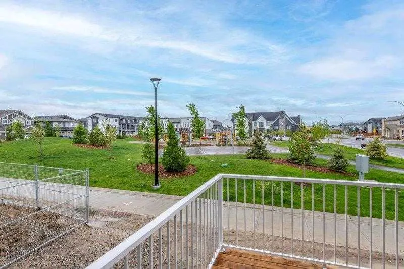33 Walcrest Lane SE