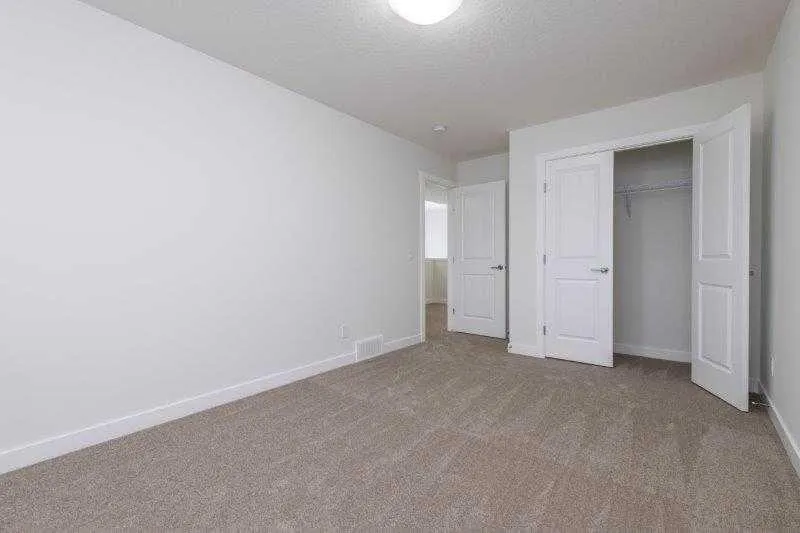 33 Walcrest Lane SE
