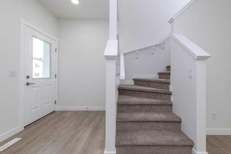 33 Walcrest Lane SE