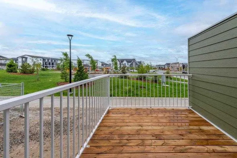 33 Walcrest Lane SE
