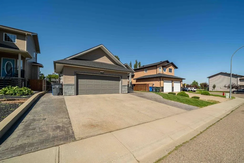 133 Sunwood Crescent SW