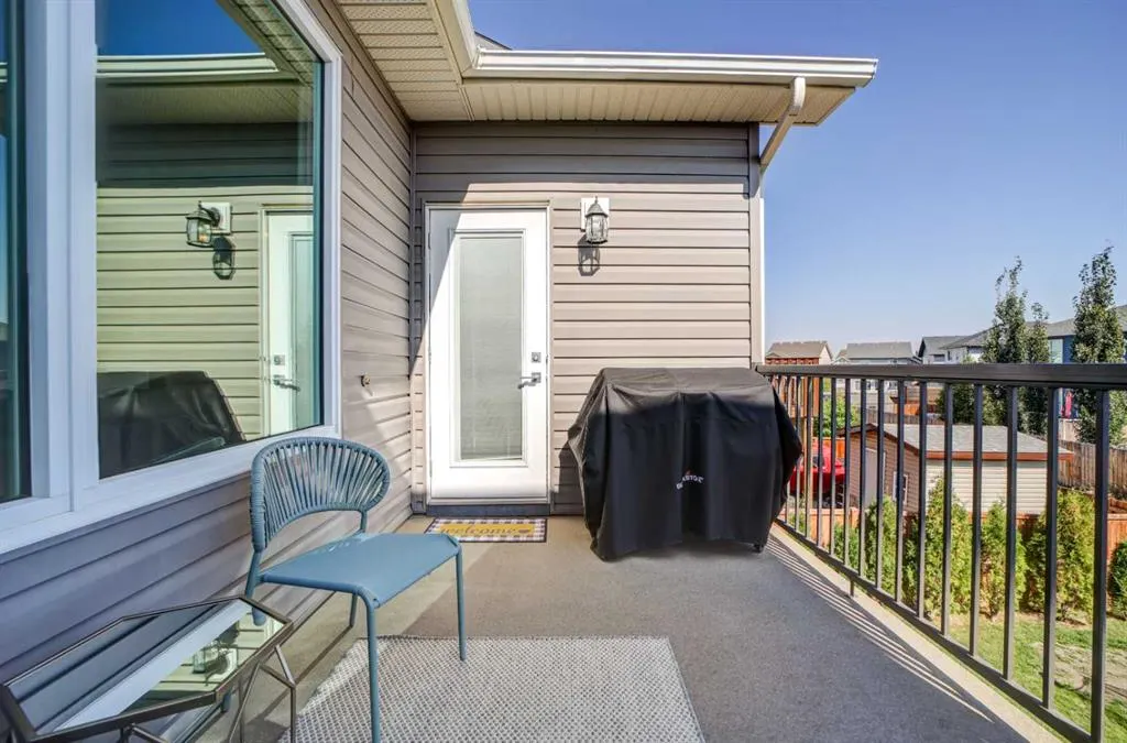 563 Moonlight Lane