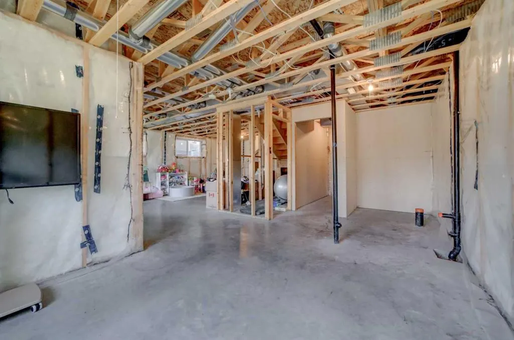 563 Moonlight Lane