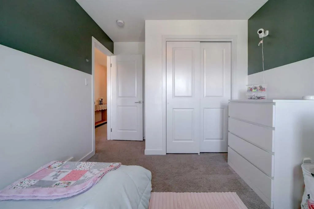 563 Moonlight Lane