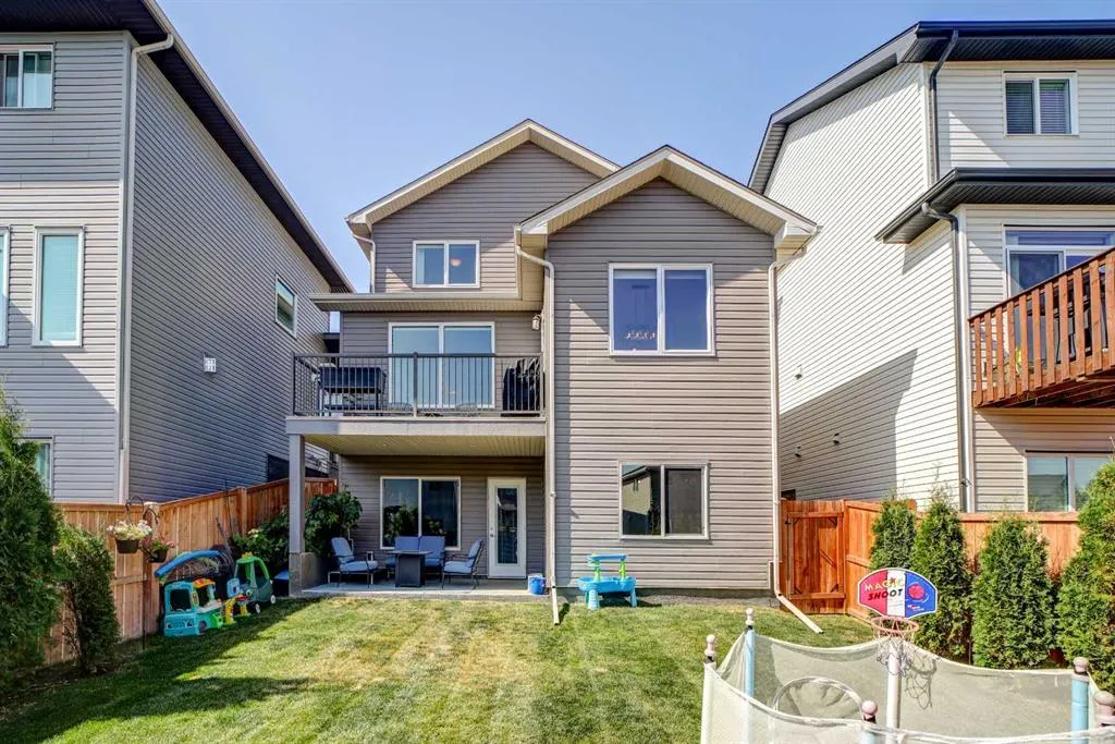 563 Moonlight Lane