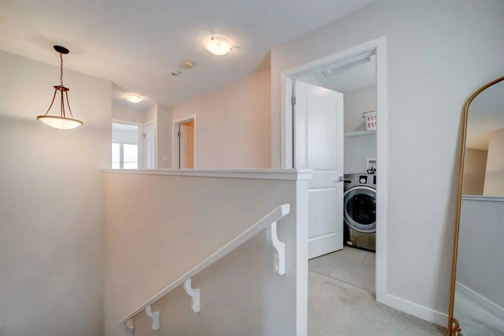 563 Moonlight Lane