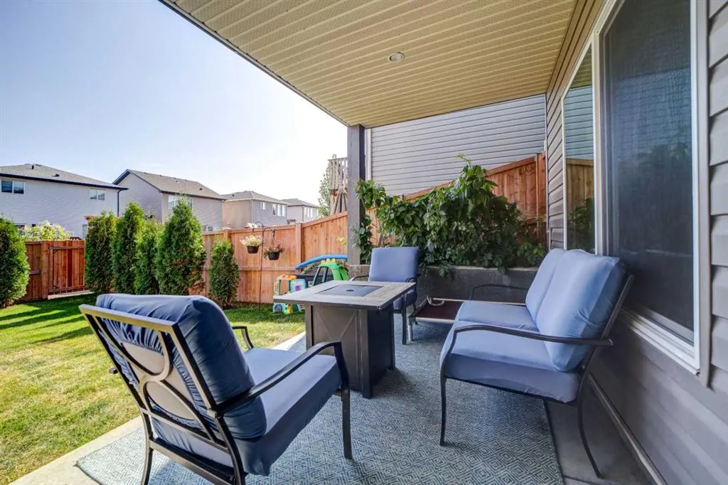 563 Moonlight Lane