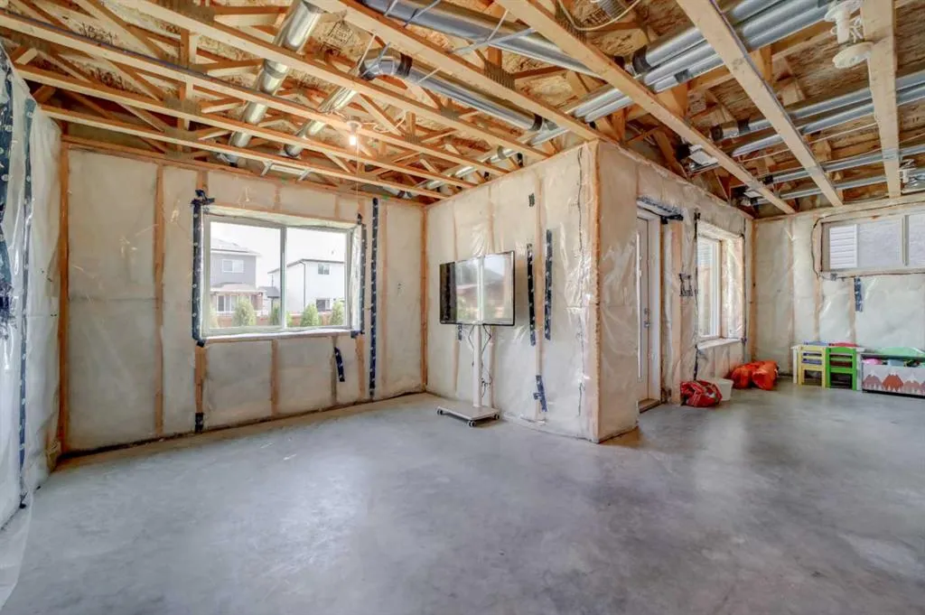 563 Moonlight Lane