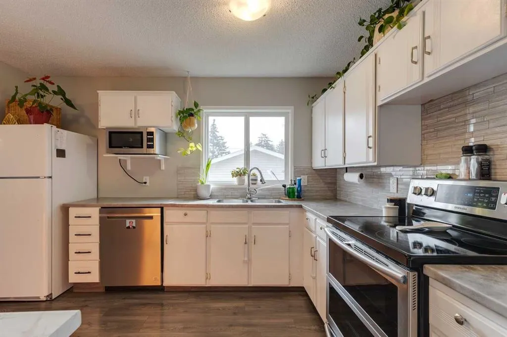 228 Penbrooke Way SE