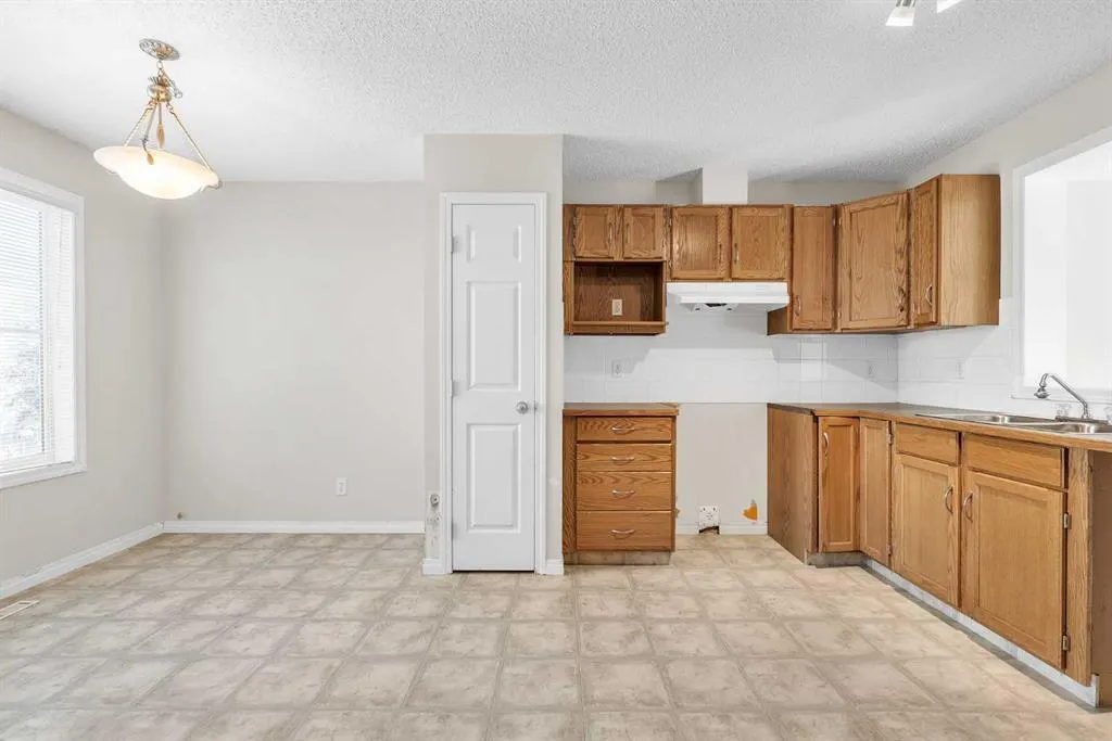 125 COPPERFIELD Lane SE