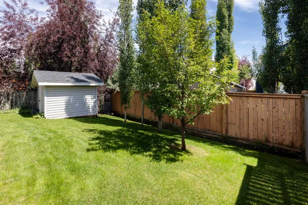 26 Rocky Ridge Heights NW