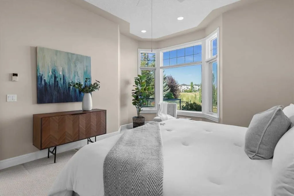 82 Arbour Crest Mount NW
