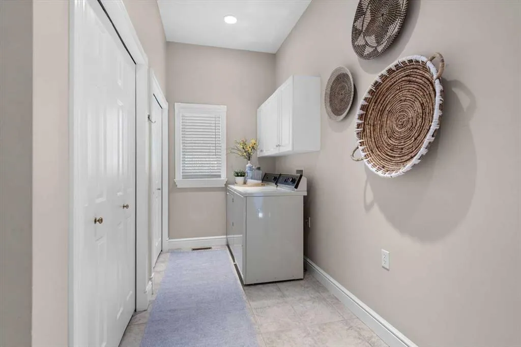 82 Arbour Crest Mount NW