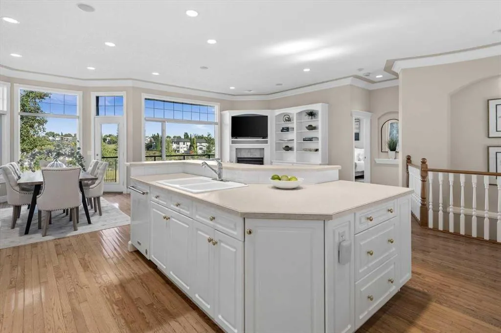 82 Arbour Crest Mount NW