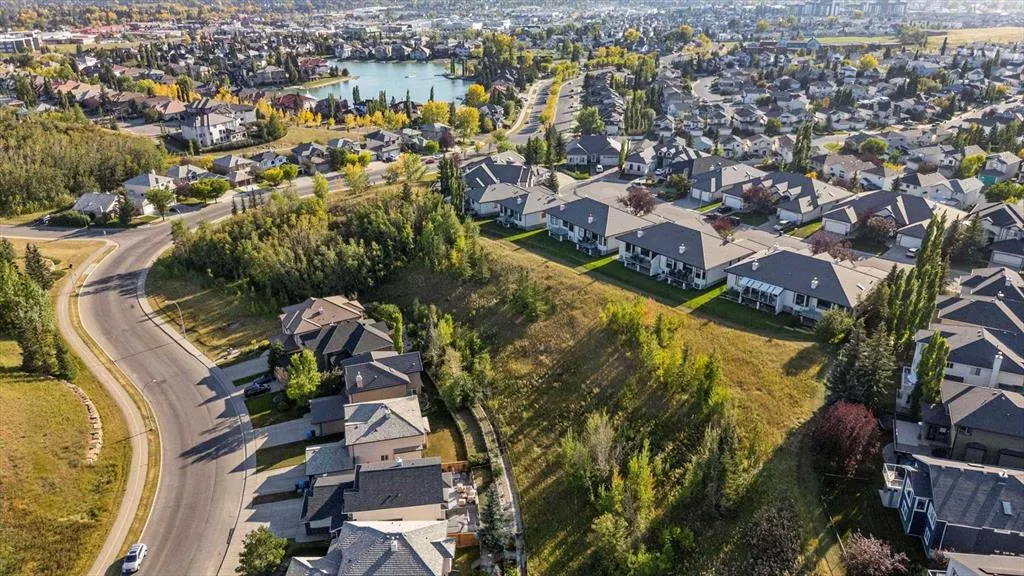 82 Arbour Crest Mount NW